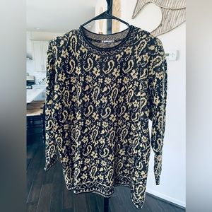 Black & Gold Paisley Sweater ❤️